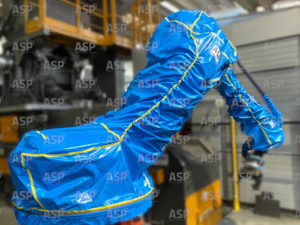 PROTECTIVE COVER FOR HANDLING ROBOT
